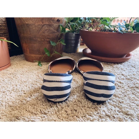 Pointed Toe Striped Blue and White Flats - Picture 7 of 7